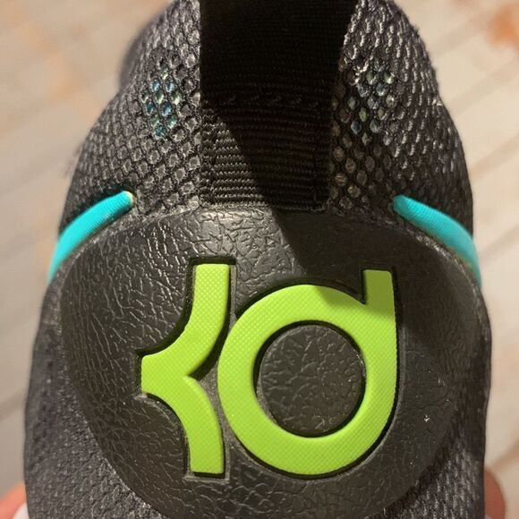 Kevin Durant Nike shoes - Picture 7 of 9